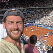 Bonjour, je joue au tennis depuis tout petit, j’ai atteint le niveau 3/6, je peux vous faire progresser rapidement